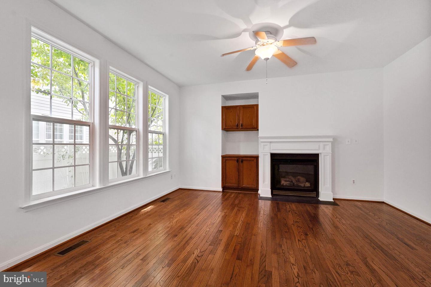 7011 LAWNWOOD CT, FORT BELVOIR, Virginia 22060, 4 Bedrooms Bedrooms, ,5 BathroomsBathrooms,Residential,For sale,7011 LAWNWOOD CT,VAFX2233934 MLS # VAFX2233934