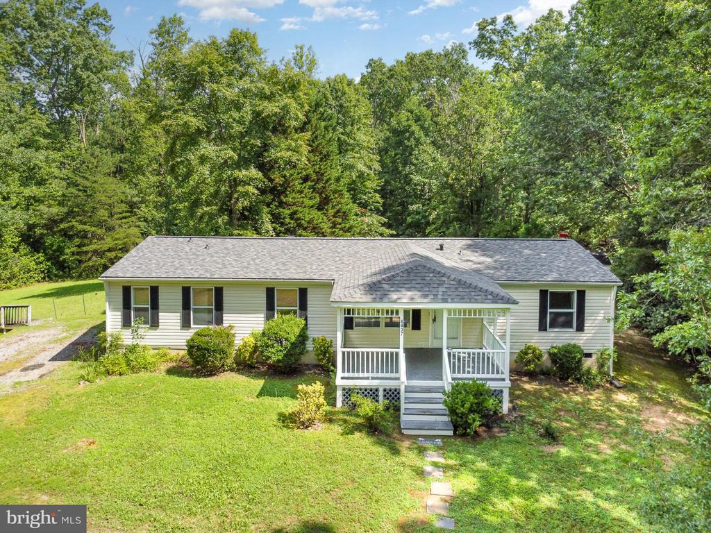 6437 SUNSET RD, SPOTSYLVANIA, Virginia 22551, 3 Bedrooms Bedrooms, ,2 BathroomsBathrooms,Residential,6437 SUNSET RD,VASP2034610 MLS # VASP2034610
