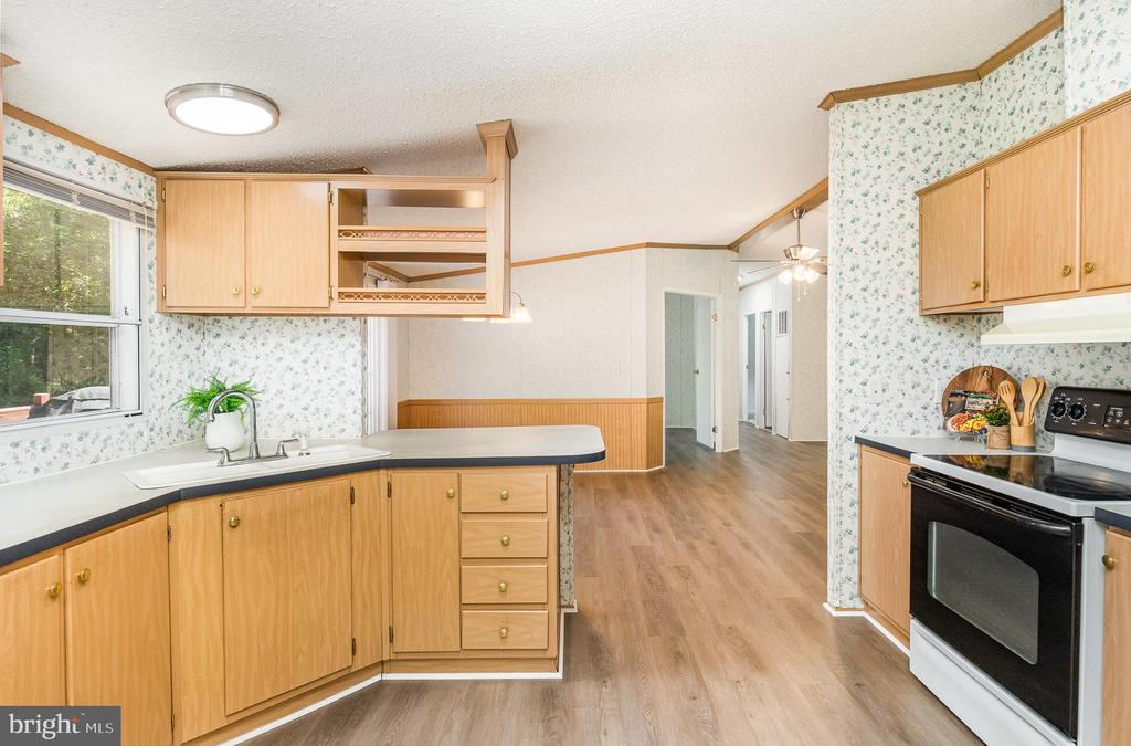 6437 SUNSET RD, SPOTSYLVANIA, Virginia 22551, 3 Bedrooms Bedrooms, ,2 BathroomsBathrooms,Residential,6437 SUNSET RD,VASP2034610 MLS # VASP2034610