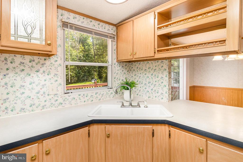 6437 SUNSET RD, SPOTSYLVANIA, Virginia 22551, 3 Bedrooms Bedrooms, ,2 BathroomsBathrooms,Residential,6437 SUNSET RD,VASP2034610 MLS # VASP2034610