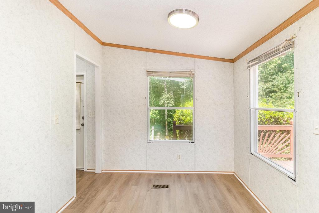 6437 SUNSET RD, SPOTSYLVANIA, Virginia 22551, 3 Bedrooms Bedrooms, ,2 BathroomsBathrooms,Residential,6437 SUNSET RD,VASP2034610 MLS # VASP2034610
