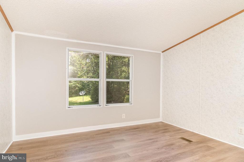6437 SUNSET RD, SPOTSYLVANIA, Virginia 22551, 3 Bedrooms Bedrooms, ,2 BathroomsBathrooms,Residential,6437 SUNSET RD,VASP2034610 MLS # VASP2034610