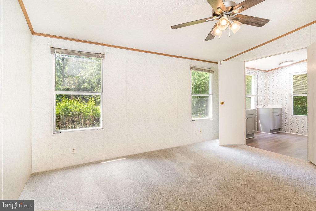 6437 SUNSET RD, SPOTSYLVANIA, Virginia 22551, 3 Bedrooms Bedrooms, ,2 BathroomsBathrooms,Residential,6437 SUNSET RD,VASP2034610 MLS # VASP2034610