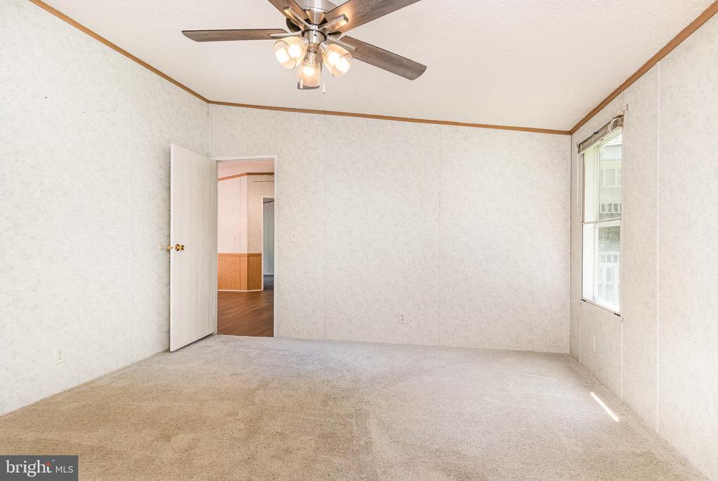 6437 SUNSET RD, SPOTSYLVANIA, Virginia 22551, 3 Bedrooms Bedrooms, ,2 BathroomsBathrooms,Residential,6437 SUNSET RD,VASP2034610 MLS # VASP2034610