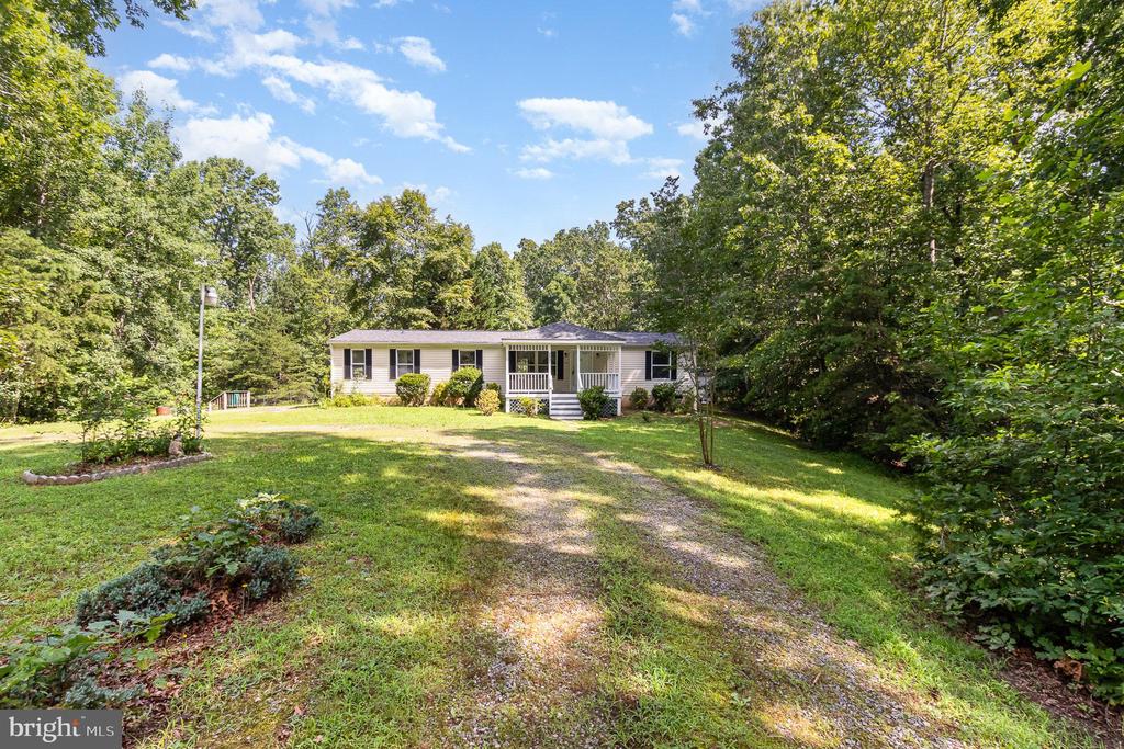 6437 SUNSET RD, SPOTSYLVANIA, Virginia 22551, 3 Bedrooms Bedrooms, ,2 BathroomsBathrooms,Residential,6437 SUNSET RD,VASP2034610 MLS # VASP2034610