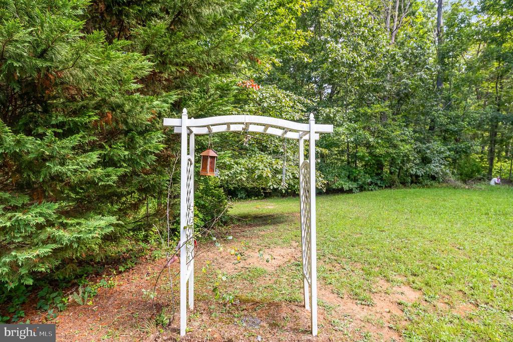 6437 SUNSET RD, SPOTSYLVANIA, Virginia 22551, 3 Bedrooms Bedrooms, ,2 BathroomsBathrooms,Residential,6437 SUNSET RD,VASP2034610 MLS # VASP2034610