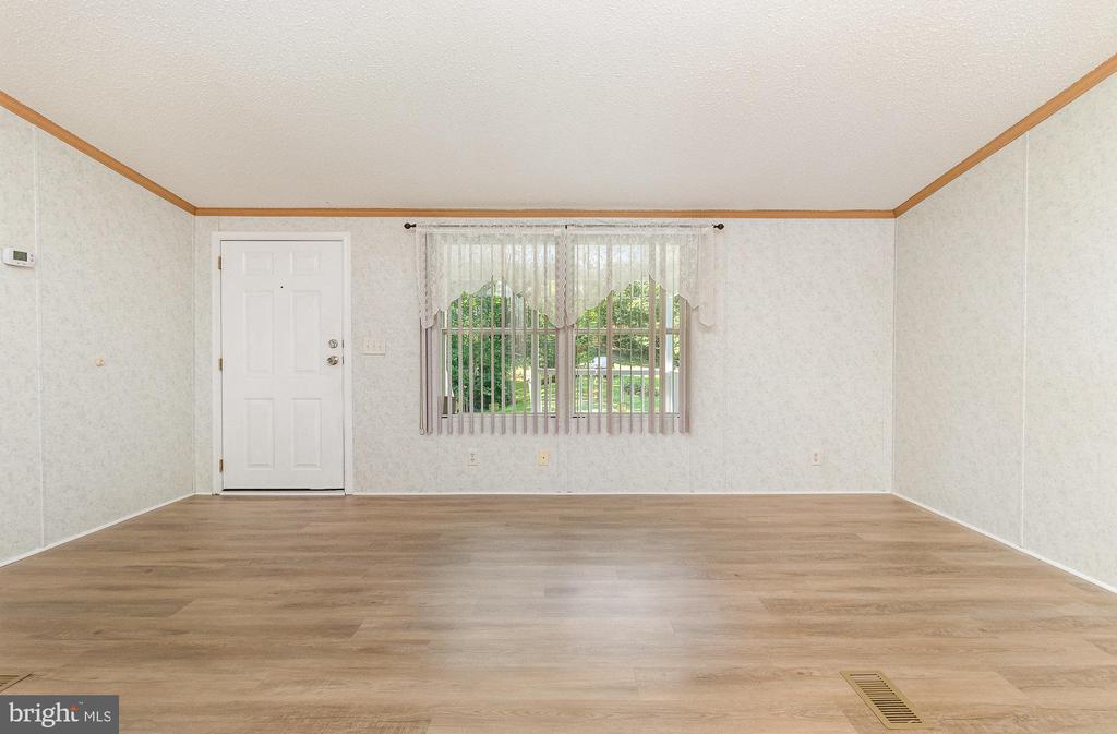 6437 SUNSET RD, SPOTSYLVANIA, Virginia 22551, 3 Bedrooms Bedrooms, ,2 BathroomsBathrooms,Residential,6437 SUNSET RD,VASP2034610 MLS # VASP2034610