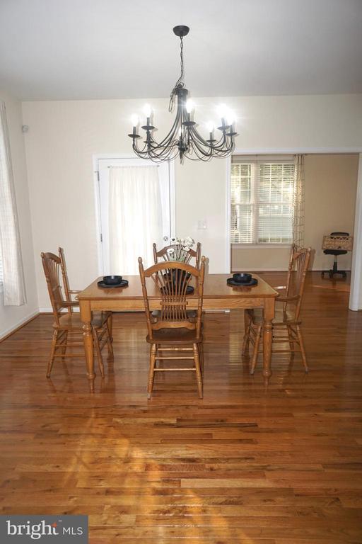 303 STRATFORD CIR, LOCUST GROVE, Virginia 22508, 3 Bedrooms Bedrooms, ,2 BathroomsBathrooms,Residential,LAKE OF THE WOODS ASSOC,303 STRATFORD CIR,VAOR2010196 MLS # VAOR2010196
