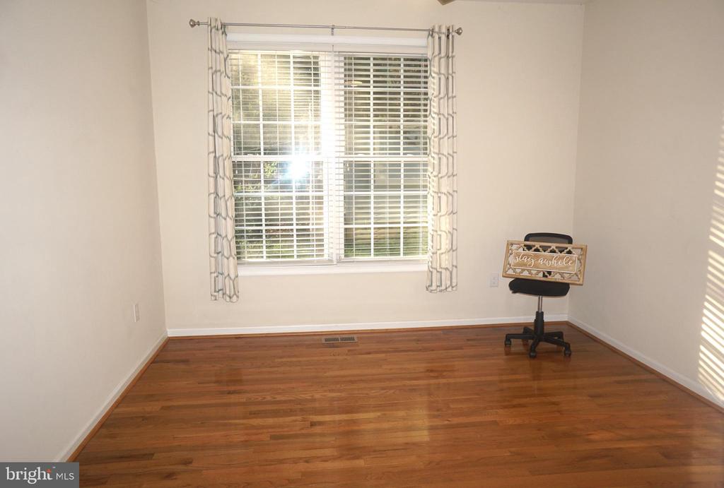 303 STRATFORD CIR, LOCUST GROVE, Virginia 22508, 3 Bedrooms Bedrooms, ,2 BathroomsBathrooms,Residential,LAKE OF THE WOODS ASSOC,303 STRATFORD CIR,VAOR2010196 MLS # VAOR2010196