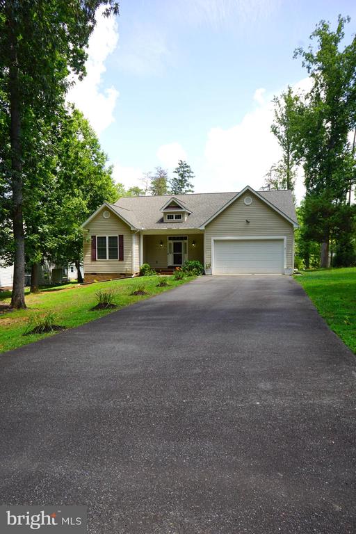 303 STRATFORD CIR, LOCUST GROVE, Virginia 22508, 3 Bedrooms Bedrooms, ,2 BathroomsBathrooms,Residential,LAKE OF THE WOODS ASSOC,303 STRATFORD CIR,VAOR2010196 MLS # VAOR2010196
