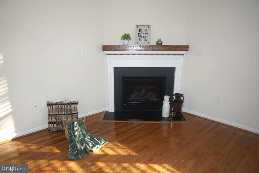 303 STRATFORD CIR, LOCUST GROVE, Virginia 22508, 3 Bedrooms Bedrooms, ,2 BathroomsBathrooms,Residential,LAKE OF THE WOODS ASSOC,303 STRATFORD CIR,VAOR2010196 MLS # VAOR2010196