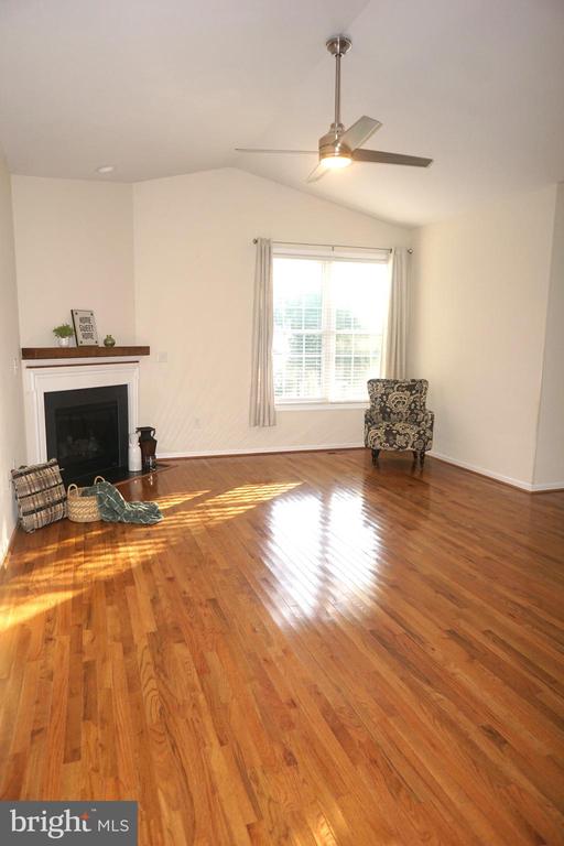 303 STRATFORD CIR, LOCUST GROVE, Virginia 22508, 3 Bedrooms Bedrooms, ,2 BathroomsBathrooms,Residential,LAKE OF THE WOODS ASSOC,303 STRATFORD CIR,VAOR2010196 MLS # VAOR2010196