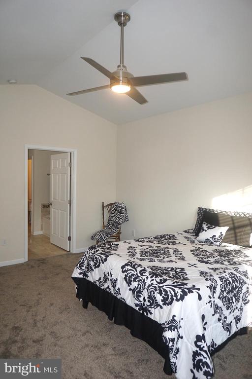 303 STRATFORD CIR, LOCUST GROVE, Virginia 22508, 3 Bedrooms Bedrooms, ,2 BathroomsBathrooms,Residential,LAKE OF THE WOODS ASSOC,303 STRATFORD CIR,VAOR2010196 MLS # VAOR2010196