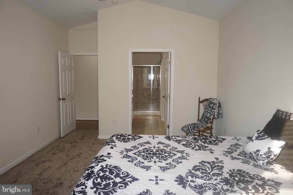 303 STRATFORD CIR, LOCUST GROVE, Virginia 22508, 3 Bedrooms Bedrooms, ,2 BathroomsBathrooms,Residential,LAKE OF THE WOODS ASSOC,303 STRATFORD CIR,VAOR2010196 MLS # VAOR2010196