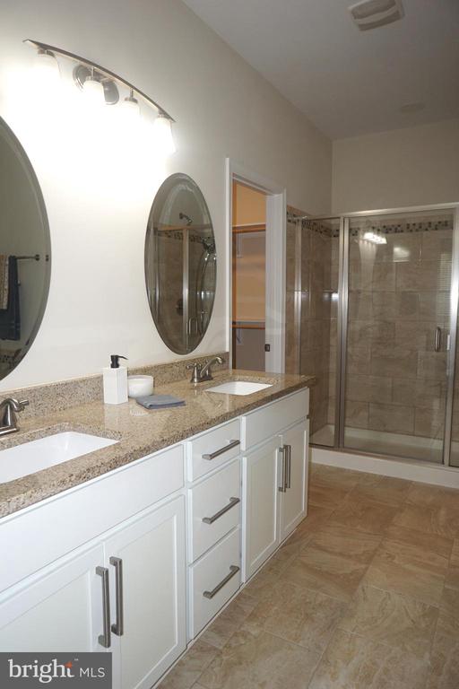 303 STRATFORD CIR, LOCUST GROVE, Virginia 22508, 3 Bedrooms Bedrooms, ,2 BathroomsBathrooms,Residential,LAKE OF THE WOODS ASSOC,303 STRATFORD CIR,VAOR2010196 MLS # VAOR2010196