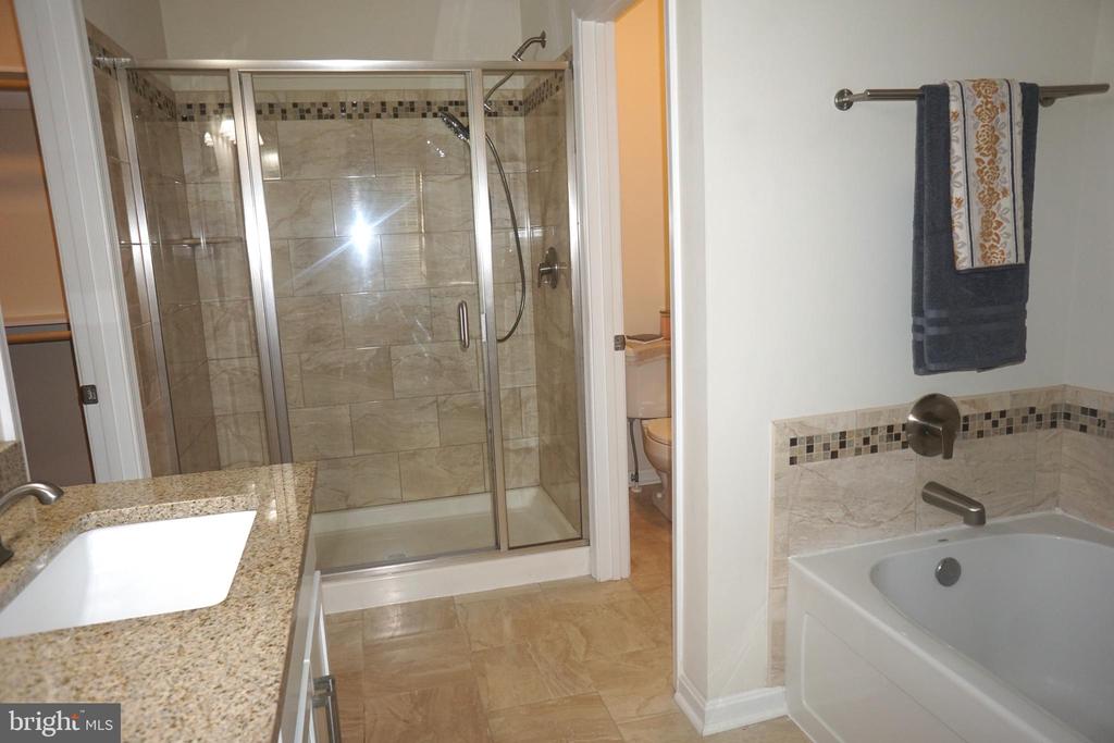 303 STRATFORD CIR, LOCUST GROVE, Virginia 22508, 3 Bedrooms Bedrooms, ,2 BathroomsBathrooms,Residential,LAKE OF THE WOODS ASSOC,303 STRATFORD CIR,VAOR2010196 MLS # VAOR2010196