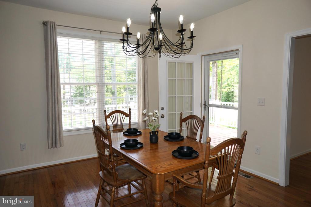 303 STRATFORD CIR, LOCUST GROVE, Virginia 22508, 3 Bedrooms Bedrooms, ,2 BathroomsBathrooms,Residential,LAKE OF THE WOODS ASSOC,303 STRATFORD CIR,VAOR2010196 MLS # VAOR2010196