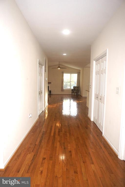 303 STRATFORD CIR, LOCUST GROVE, Virginia 22508, 3 Bedrooms Bedrooms, ,2 BathroomsBathrooms,Residential,LAKE OF THE WOODS ASSOC,303 STRATFORD CIR,VAOR2010196 MLS # VAOR2010196