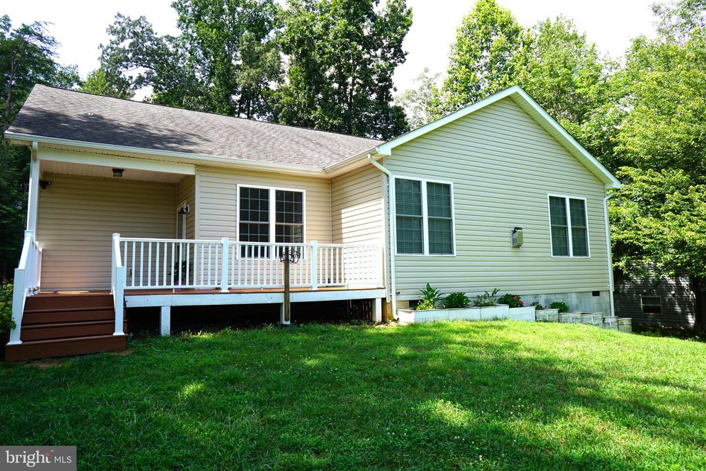 303 STRATFORD CIR, LOCUST GROVE, Virginia 22508, 3 Bedrooms Bedrooms, ,2 BathroomsBathrooms,Residential,LAKE OF THE WOODS ASSOC,303 STRATFORD CIR,VAOR2010196 MLS # VAOR2010196