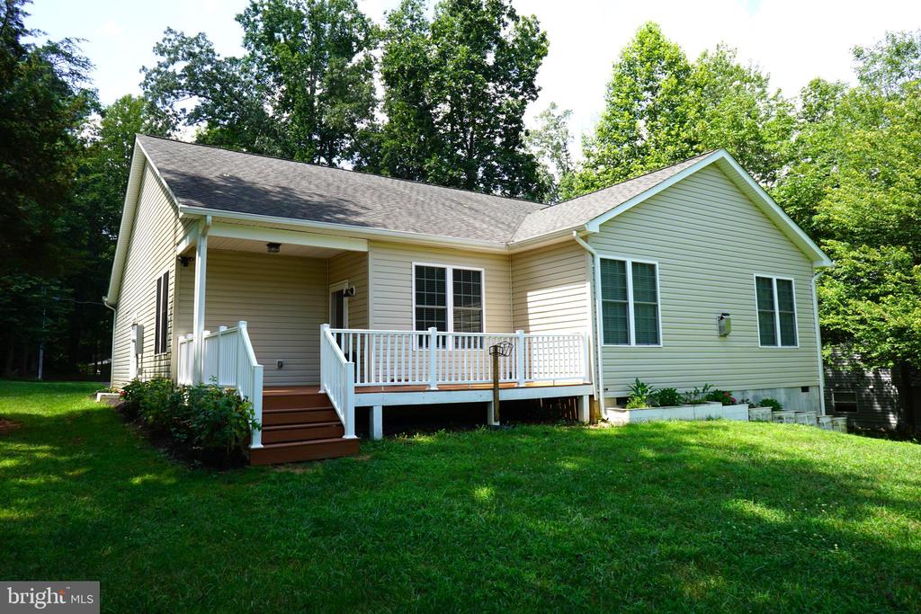 303 STRATFORD CIR, LOCUST GROVE, Virginia 22508, 3 Bedrooms Bedrooms, ,2 BathroomsBathrooms,Residential,LAKE OF THE WOODS ASSOC,303 STRATFORD CIR,VAOR2010196 MLS # VAOR2010196