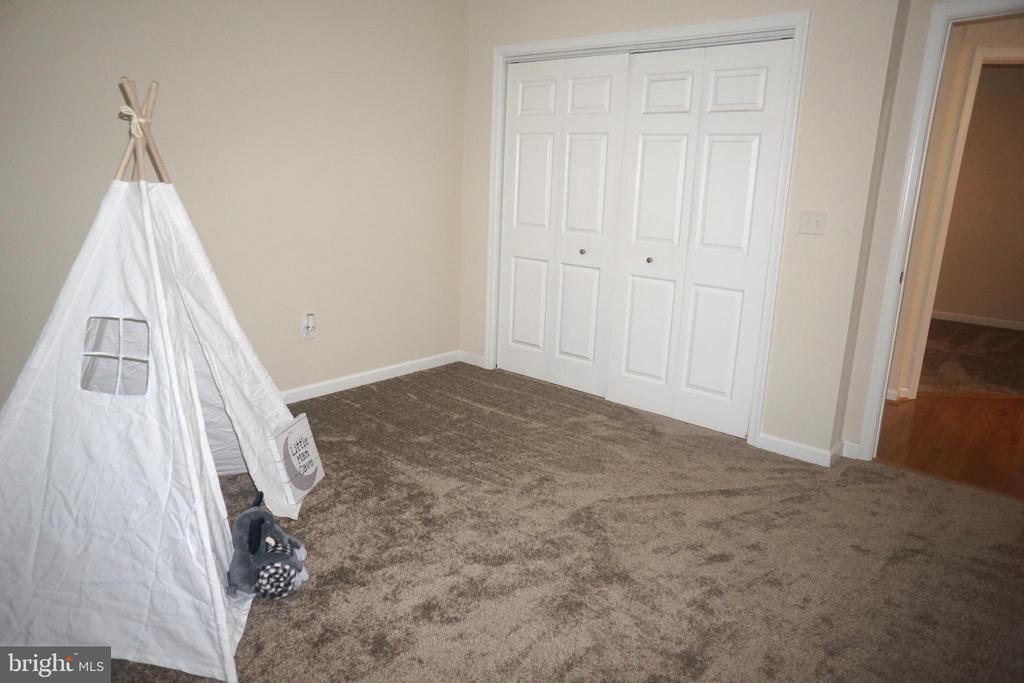 303 STRATFORD CIR, LOCUST GROVE, Virginia 22508, 3 Bedrooms Bedrooms, ,2 BathroomsBathrooms,Residential,LAKE OF THE WOODS ASSOC,303 STRATFORD CIR,VAOR2010196 MLS # VAOR2010196