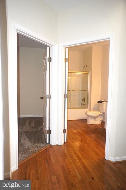 303 STRATFORD CIR, LOCUST GROVE, Virginia 22508, 3 Bedrooms Bedrooms, ,2 BathroomsBathrooms,Residential,LAKE OF THE WOODS ASSOC,303 STRATFORD CIR,VAOR2010196 MLS # VAOR2010196