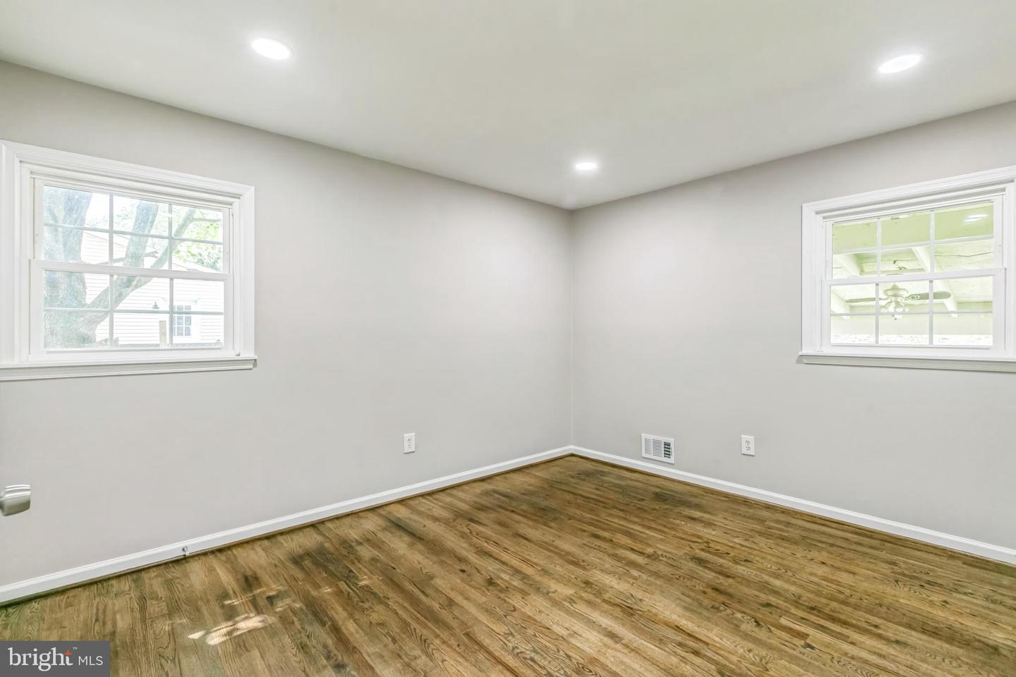 8902 SYLVANIA ST, LORTON, Virginia 22079, 4 Bedrooms Bedrooms, ,2 BathroomsBathrooms,Residential,For sale,8902 SYLVANIA ST,VAFX2234794 MLS # VAFX2234794