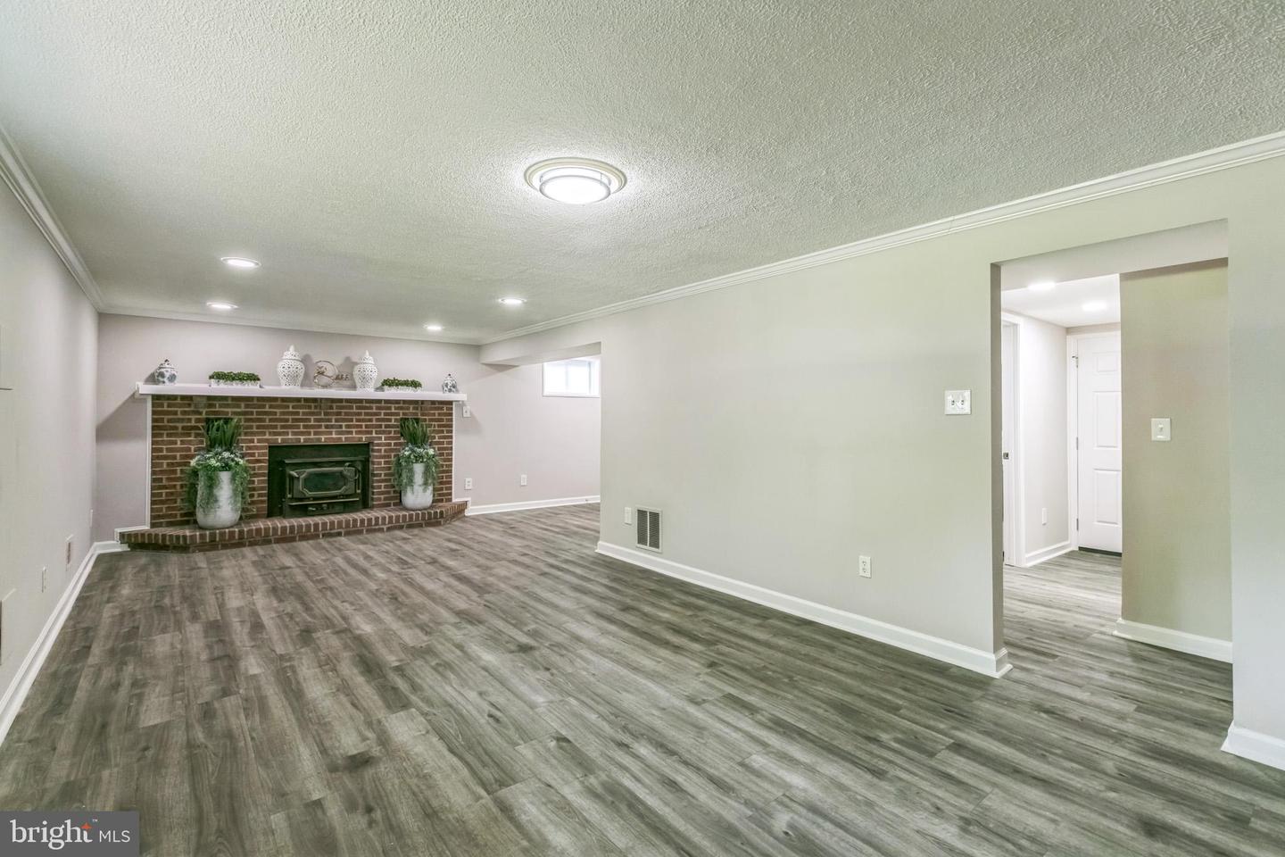 8902 SYLVANIA ST, LORTON, Virginia 22079, 4 Bedrooms Bedrooms, ,2 BathroomsBathrooms,Residential,For sale,8902 SYLVANIA ST,VAFX2234794 MLS # VAFX2234794