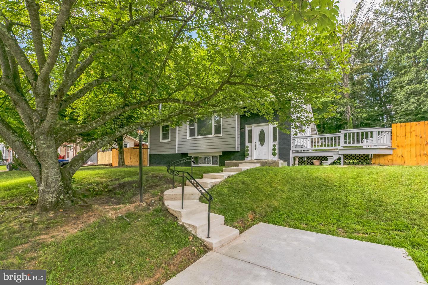 8902 SYLVANIA ST, LORTON, Virginia 22079, 4 Bedrooms Bedrooms, ,2 BathroomsBathrooms,Residential,For sale,8902 SYLVANIA ST,VAFX2234794 MLS # VAFX2234794