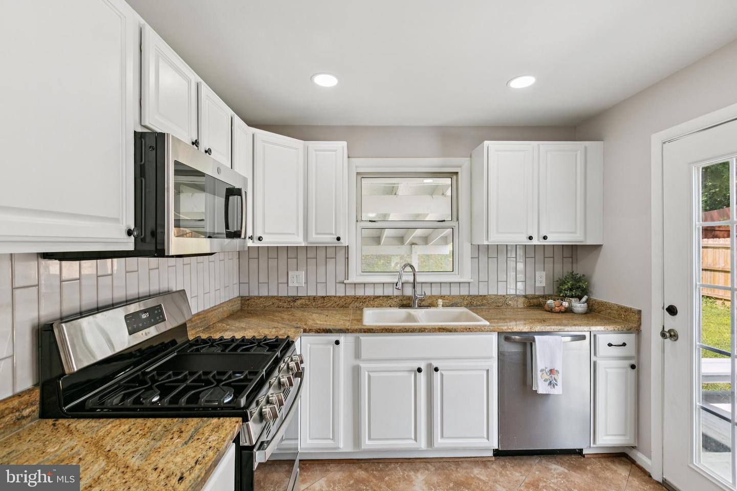 8902 SYLVANIA ST, LORTON, Virginia 22079, 4 Bedrooms Bedrooms, ,2 BathroomsBathrooms,Residential,For sale,8902 SYLVANIA ST,VAFX2234794 MLS # VAFX2234794