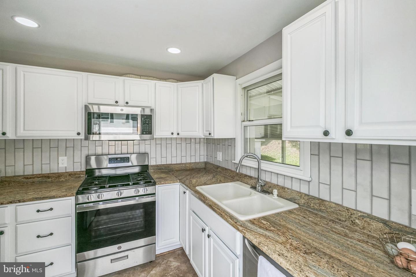 8902 SYLVANIA ST, LORTON, Virginia 22079, 4 Bedrooms Bedrooms, ,2 BathroomsBathrooms,Residential,For sale,8902 SYLVANIA ST,VAFX2234794 MLS # VAFX2234794