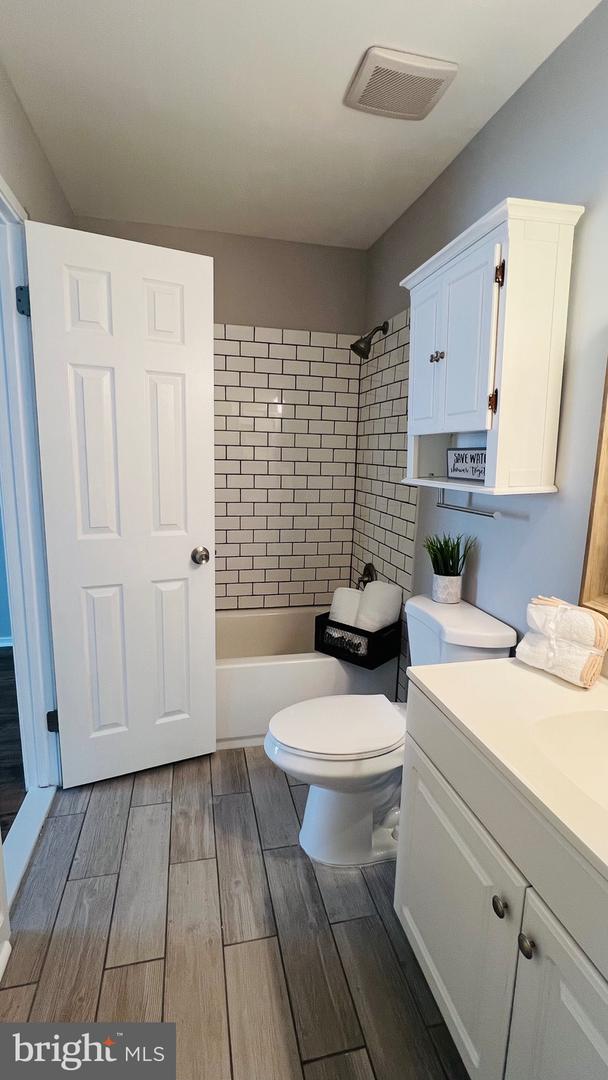 10310 BRIDGETOWN PL #56, BURKE, Virginia 22015, 2 Bedrooms Bedrooms, ,2 BathroomsBathrooms,Residential,For sale,10310 BRIDGETOWN PL #56,VAFX2235130 MLS # VAFX2235130