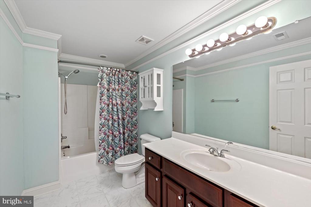 3905 CORBIN HALL LN, FREDERICKSBURG, Virginia 22408, 3 Bedrooms Bedrooms, ,2 BathroomsBathrooms,Residential,3905 CORBIN HALL LN,VASP2034550 MLS # VASP2034550