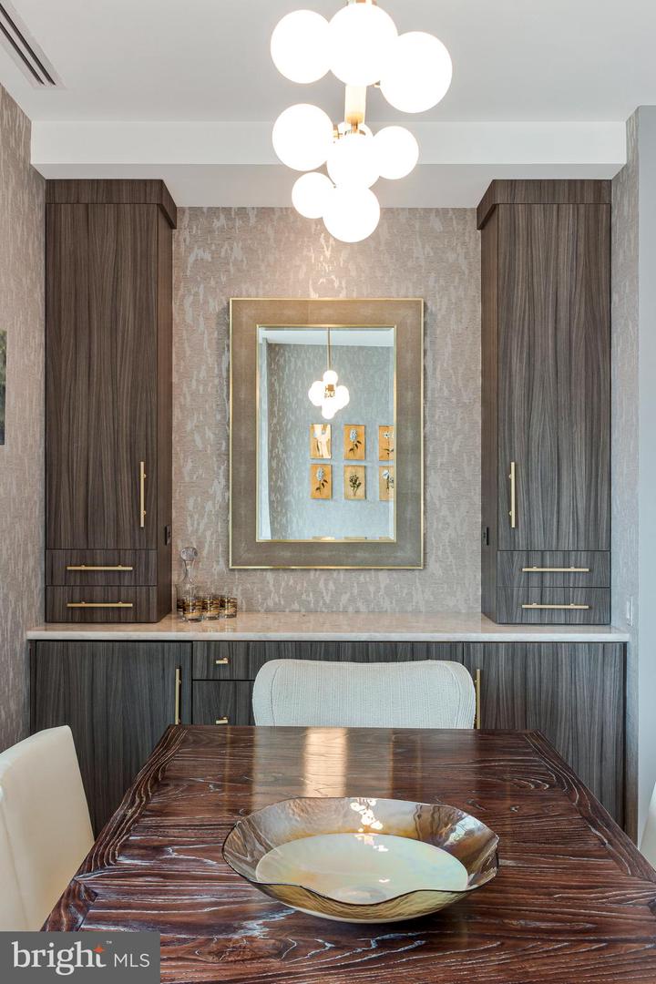 1177 22ND ST NW #7D, WASHINGTON, District Of Columbia 20037, 3 Bedrooms Bedrooms, ,3 BathroomsBathrooms,Residential,For sale,1177 22ND ST NW #7D,DCDC2200512 MLS # DCDC2200512