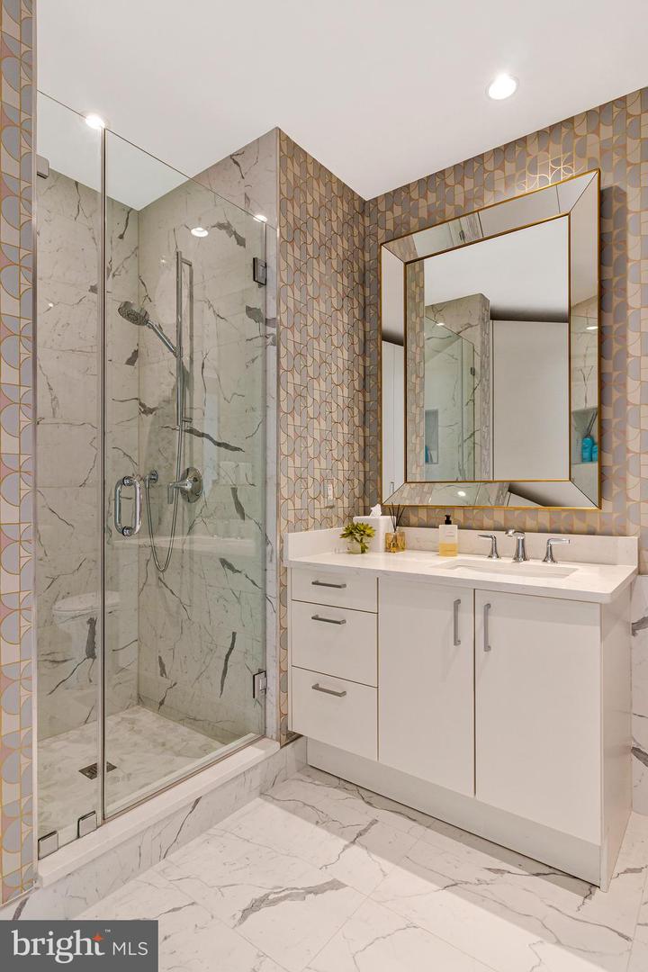 1177 22ND ST NW #7D, WASHINGTON, District Of Columbia 20037, 3 Bedrooms Bedrooms, ,3 BathroomsBathrooms,Residential,For sale,1177 22ND ST NW #7D,DCDC2200512 MLS # DCDC2200512