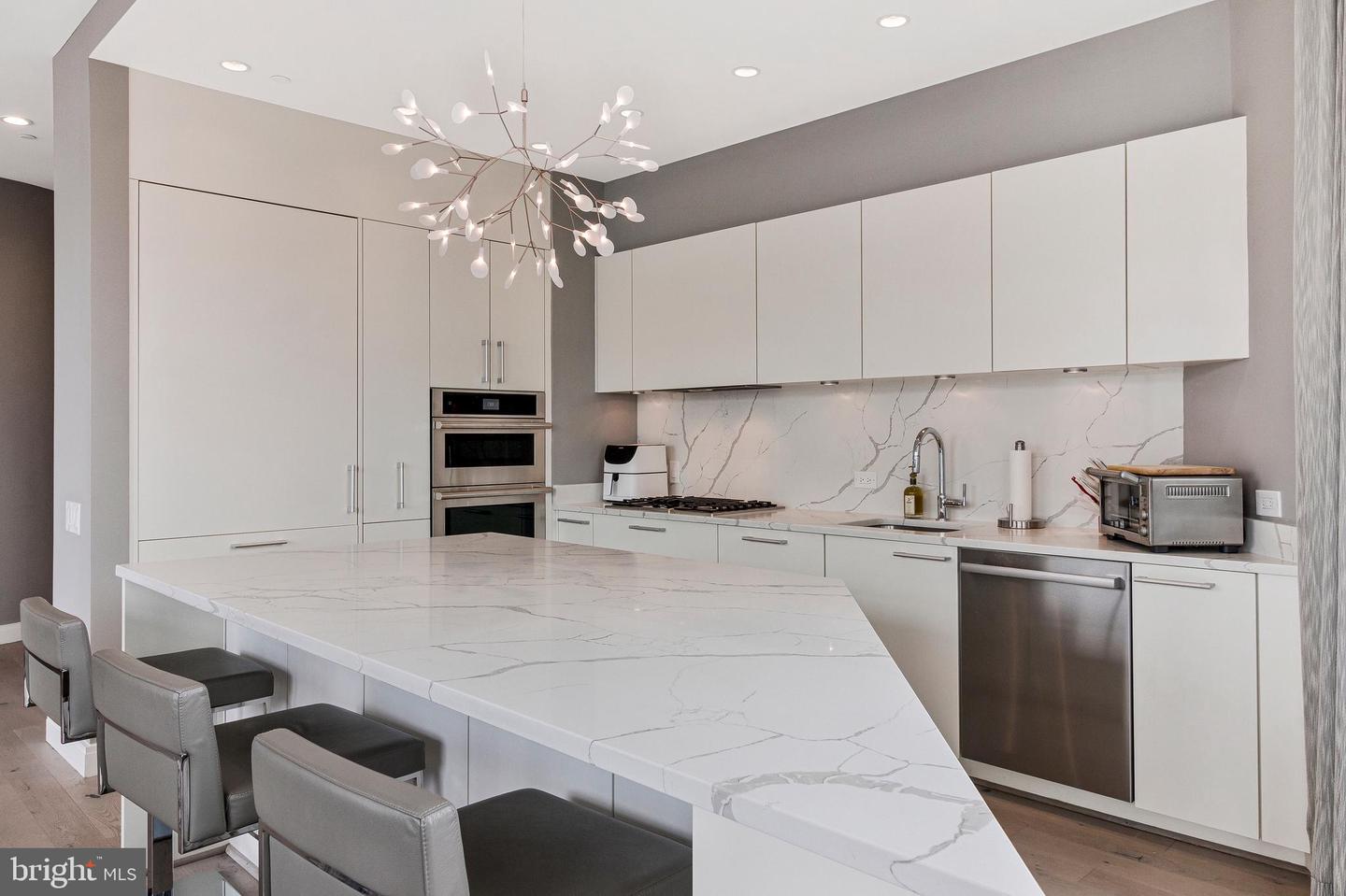 1177 22ND ST NW #7D, WASHINGTON, District Of Columbia 20037, 3 Bedrooms Bedrooms, ,3 BathroomsBathrooms,Residential,For sale,1177 22ND ST NW #7D,DCDC2200512 MLS # DCDC2200512