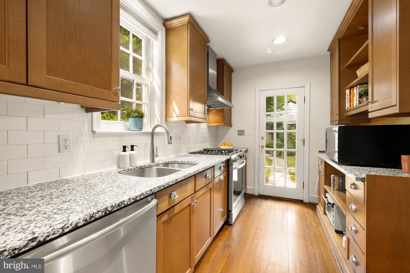 3931 MASSACHUSETTS AVE NW, WASHINGTON, District Of Columbia 20016, 4 Bedrooms Bedrooms, ,2 BathroomsBathrooms,Residential,For sale,3931 MASSACHUSETTS AVE NW,DCDC2201766 MLS # DCDC2201766