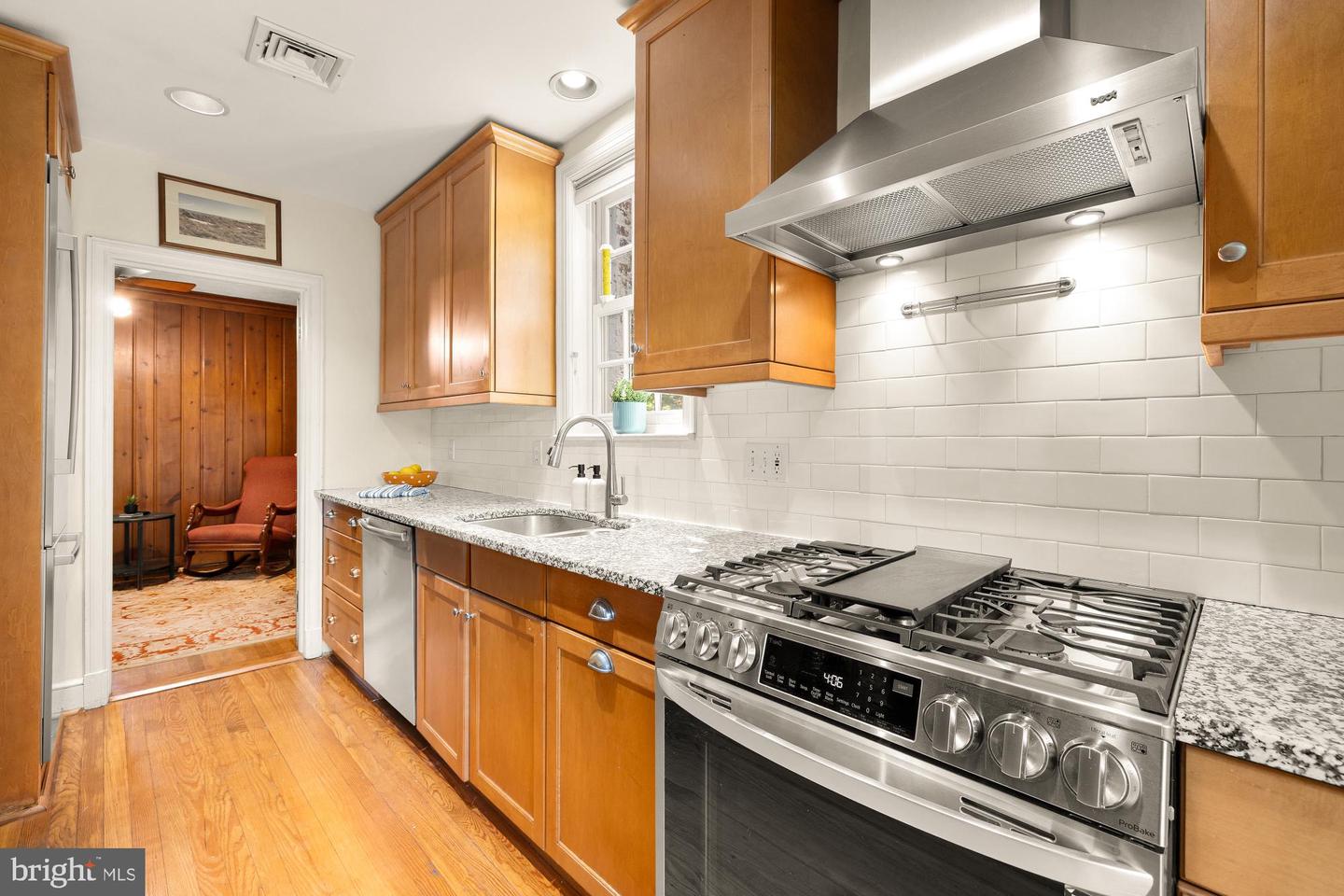 3931 MASSACHUSETTS AVE NW, WASHINGTON, District Of Columbia 20016, 4 Bedrooms Bedrooms, ,2 BathroomsBathrooms,Residential,For sale,3931 MASSACHUSETTS AVE NW,DCDC2201766 MLS # DCDC2201766