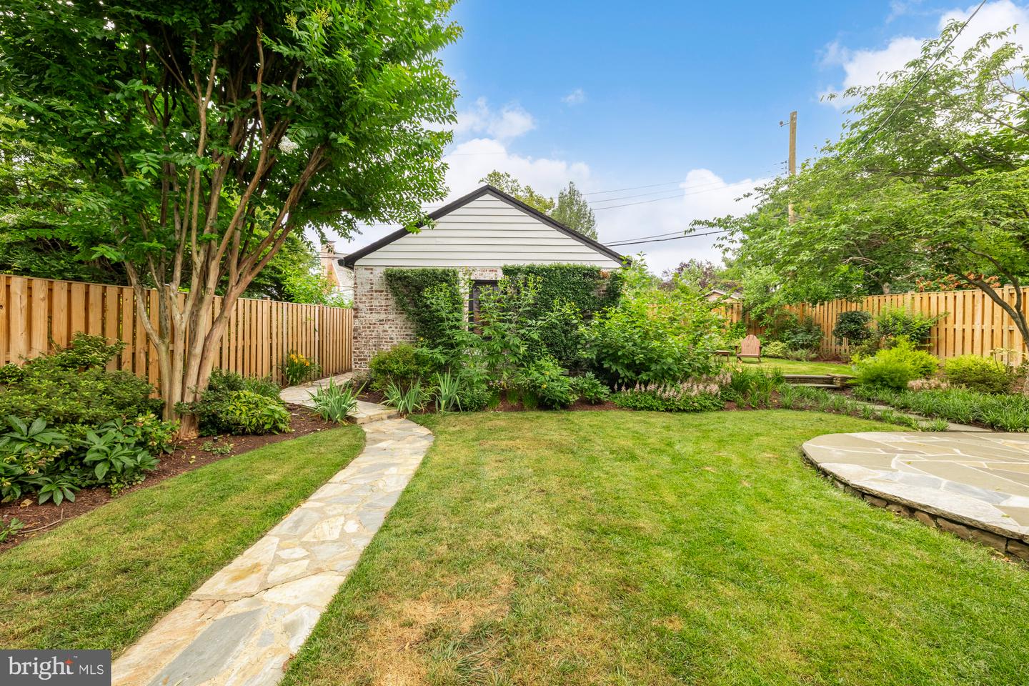 3931 MASSACHUSETTS AVE NW, WASHINGTON, District Of Columbia 20016, 4 Bedrooms Bedrooms, ,2 BathroomsBathrooms,Residential,For sale,3931 MASSACHUSETTS AVE NW,DCDC2201766 MLS # DCDC2201766