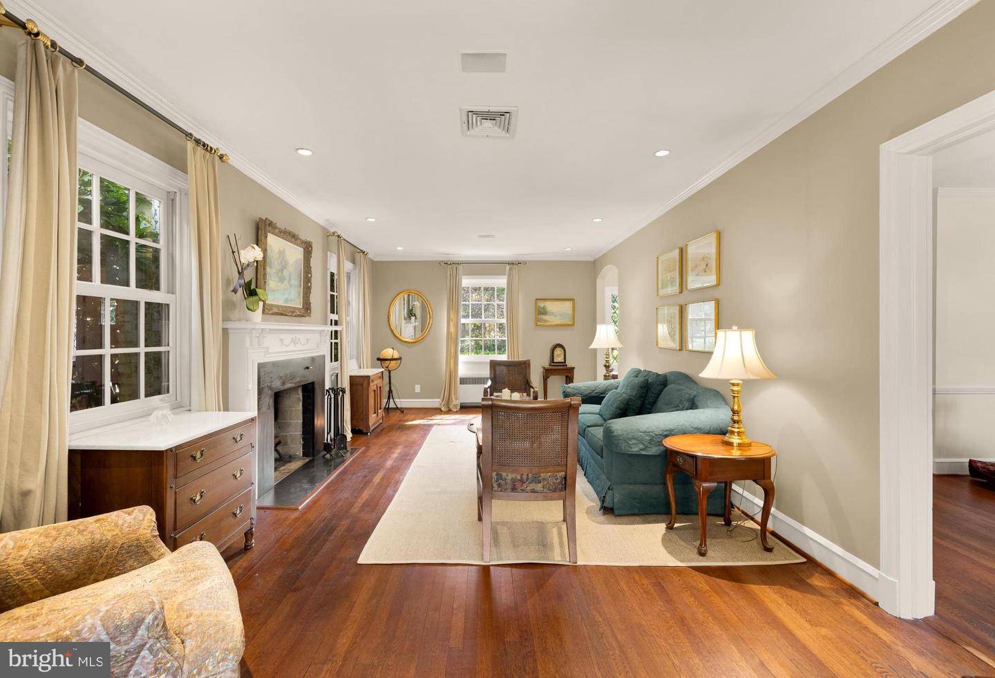 3931 MASSACHUSETTS AVE NW, WASHINGTON, District Of Columbia 20016, 4 Bedrooms Bedrooms, ,2 BathroomsBathrooms,Residential,For sale,3931 MASSACHUSETTS AVE NW,DCDC2201766 MLS # DCDC2201766
