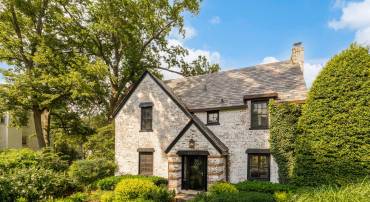 3931 MASSACHUSETTS AVE NW, WASHINGTON, District Of Columbia 20016, 4 Bedrooms Bedrooms, ,2 BathroomsBathrooms,Residential,For sale,3931 MASSACHUSETTS AVE NW,DCDC2201766 MLS # DCDC2201766
