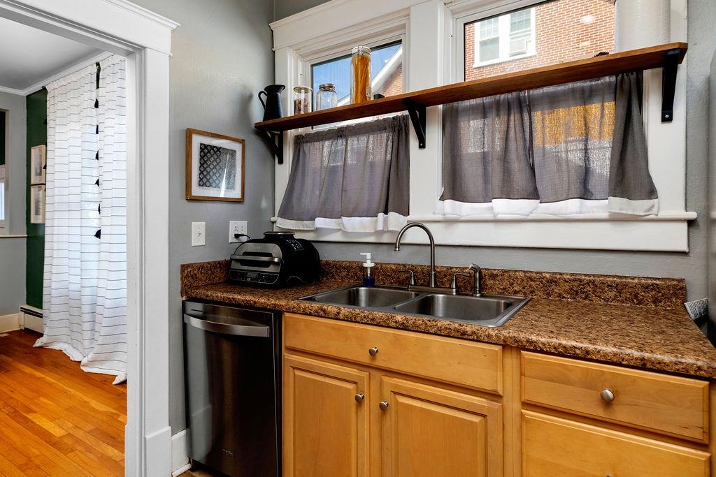 809 PARKVIEW AVE, STAUNTON, Virginia 24401, 3 Bedrooms Bedrooms, ,2 BathroomsBathrooms,Residential,809 PARKVIEW AVE,666790 MLS # 666790