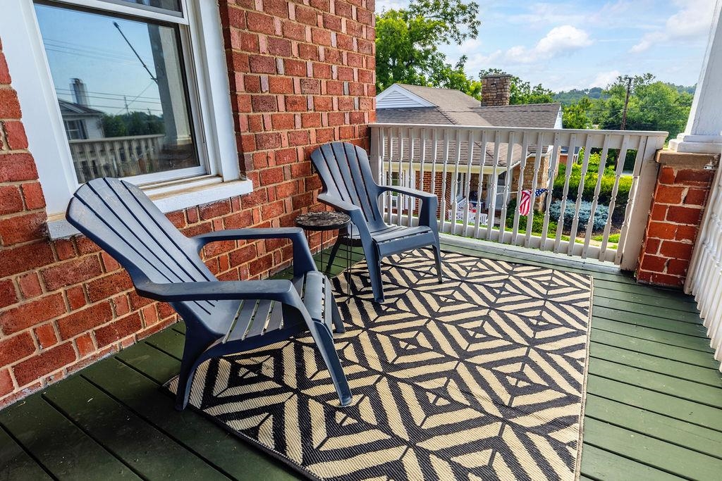 809 PARKVIEW AVE, STAUNTON, Virginia 24401, 3 Bedrooms Bedrooms, ,2 BathroomsBathrooms,Residential,809 PARKVIEW AVE,666790 MLS # 666790