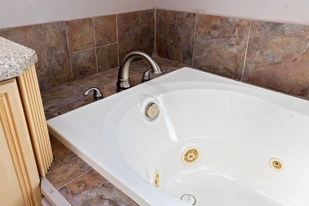 809 PARKVIEW AVE, STAUNTON, Virginia 24401, 3 Bedrooms Bedrooms, ,2 BathroomsBathrooms,Residential,809 PARKVIEW AVE,666790 MLS # 666790