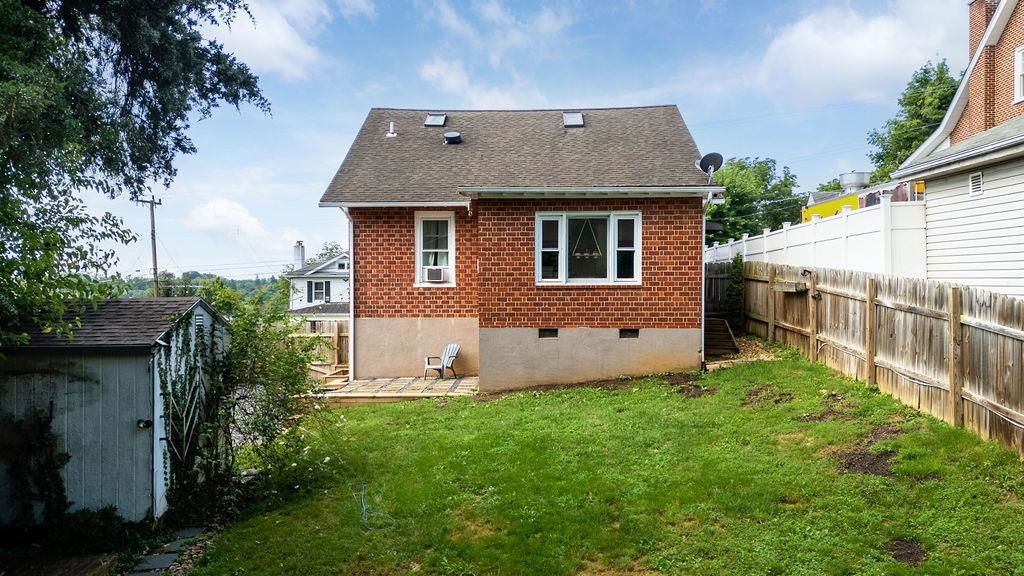 809 PARKVIEW AVE, STAUNTON, Virginia 24401, 3 Bedrooms Bedrooms, ,2 BathroomsBathrooms,Residential,809 PARKVIEW AVE,666790 MLS # 666790
