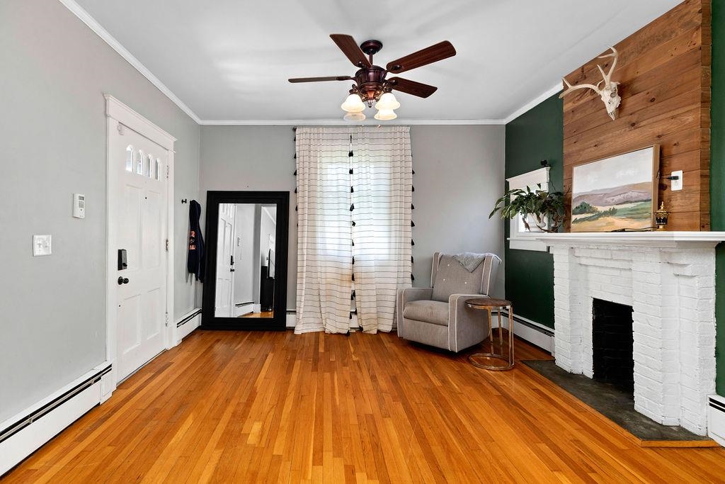 809 PARKVIEW AVE, STAUNTON, Virginia 24401, 3 Bedrooms Bedrooms, ,2 BathroomsBathrooms,Residential,809 PARKVIEW AVE,666790 MLS # 666790