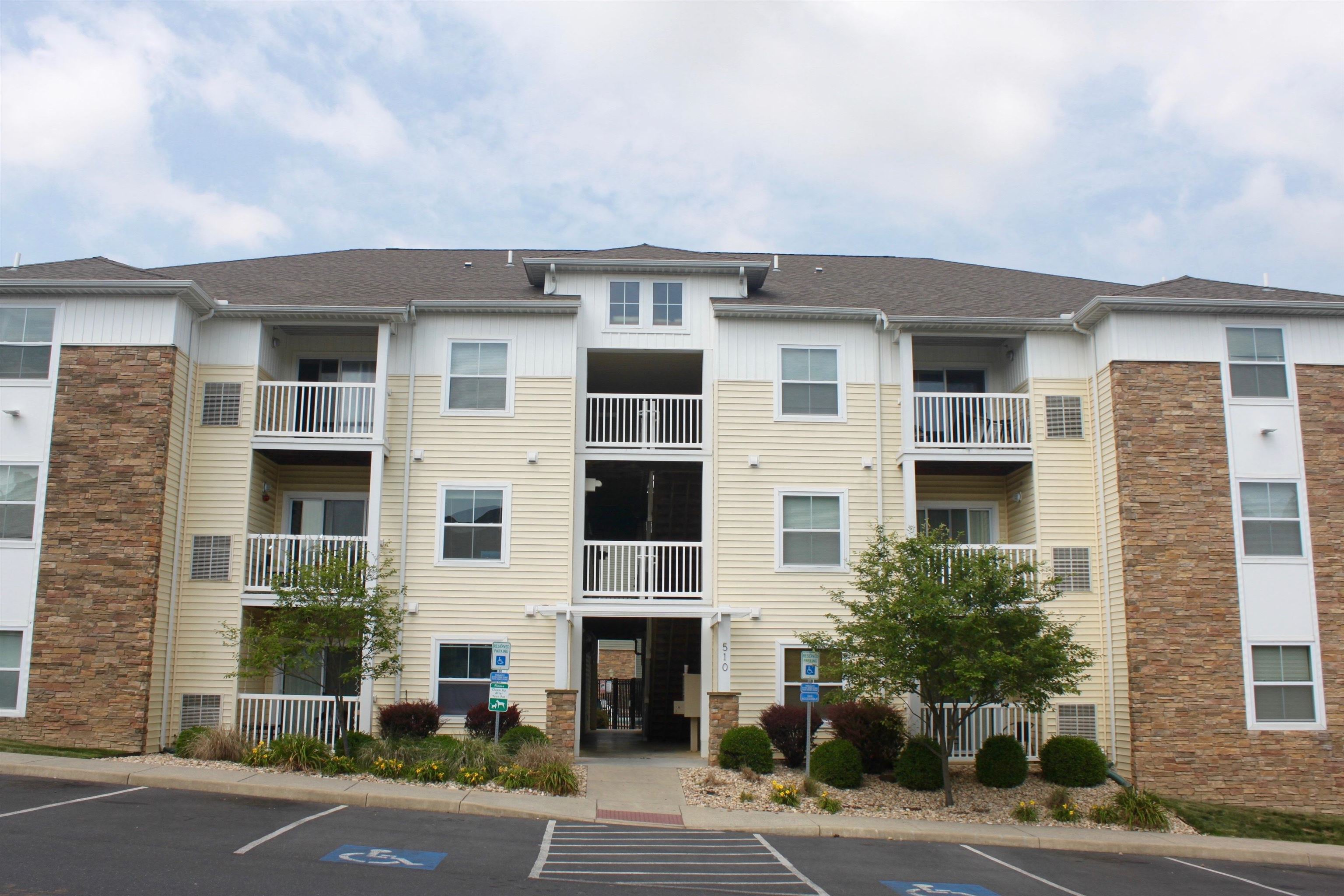 510 DAVIS MILL DR, HARRISONBURG, Virginia 22801, 4 Bedrooms Bedrooms, ,4 BathroomsBathrooms,Residential,510 DAVIS MILL DR,666794 MLS # 666794