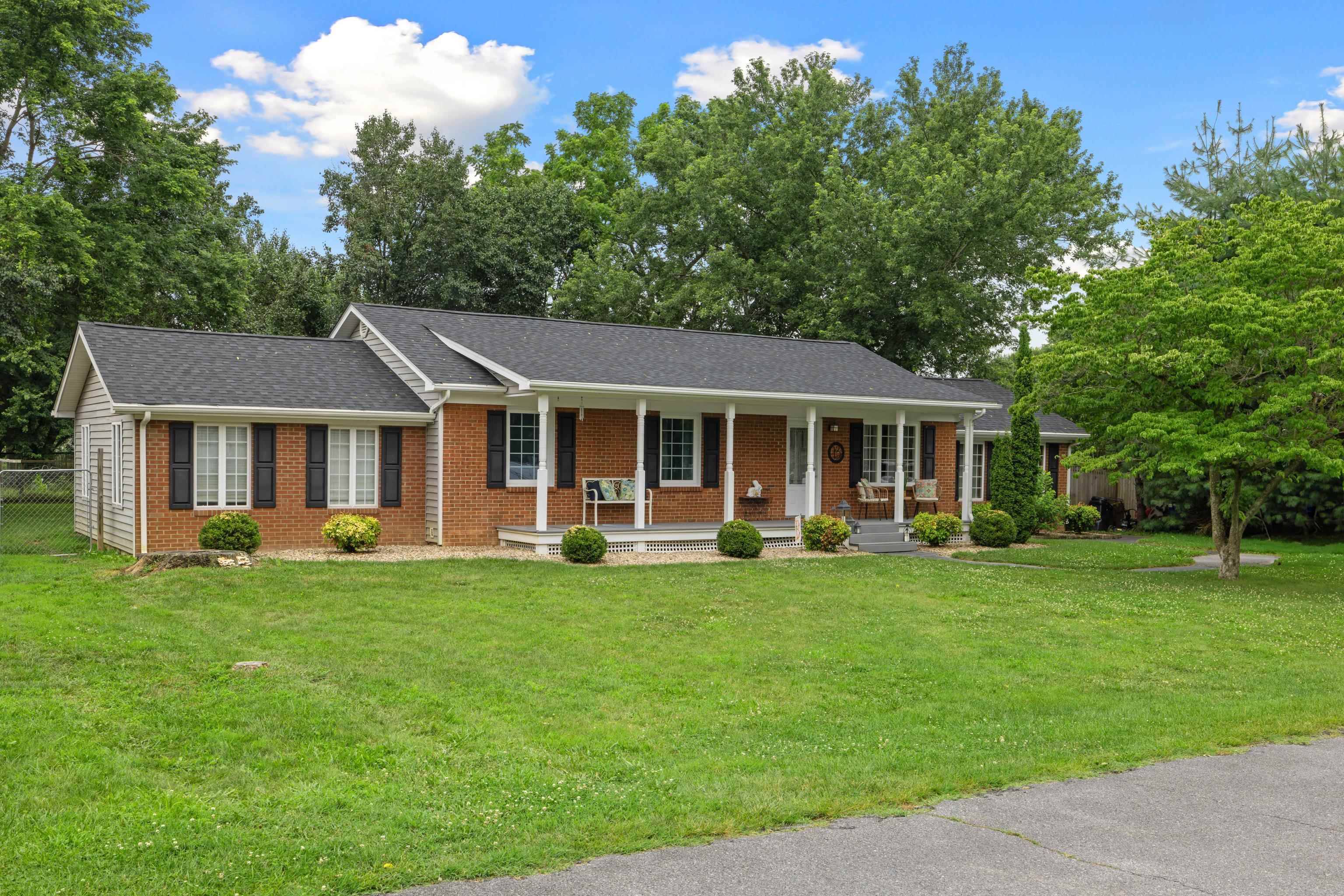 603 13TH ST, GROTTOES, Virginia 24441, 3 Bedrooms Bedrooms, ,2 BathroomsBathrooms,Residential,603 13TH ST,666801 MLS # 666801