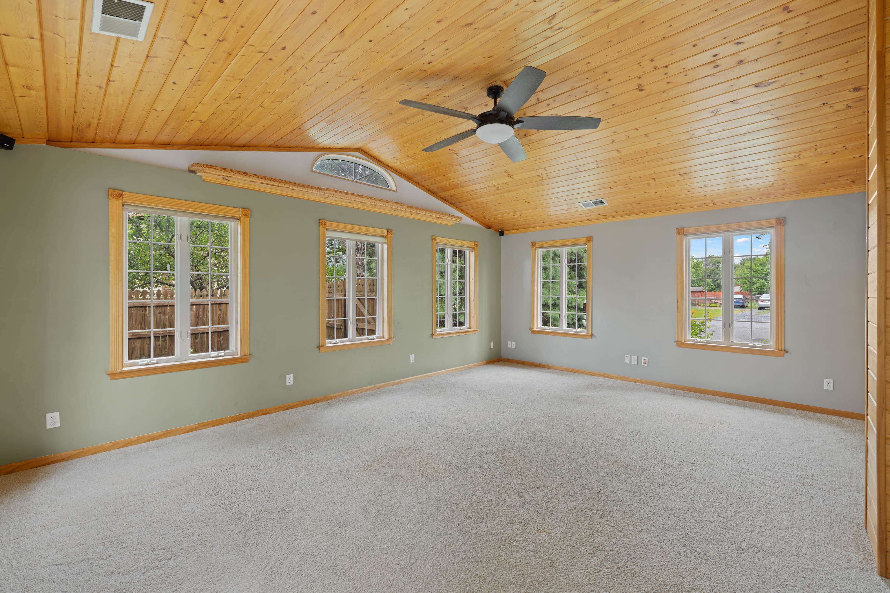 603 13TH ST, GROTTOES, Virginia 24441, 3 Bedrooms Bedrooms, ,2 BathroomsBathrooms,Residential,603 13TH ST,666801 MLS # 666801