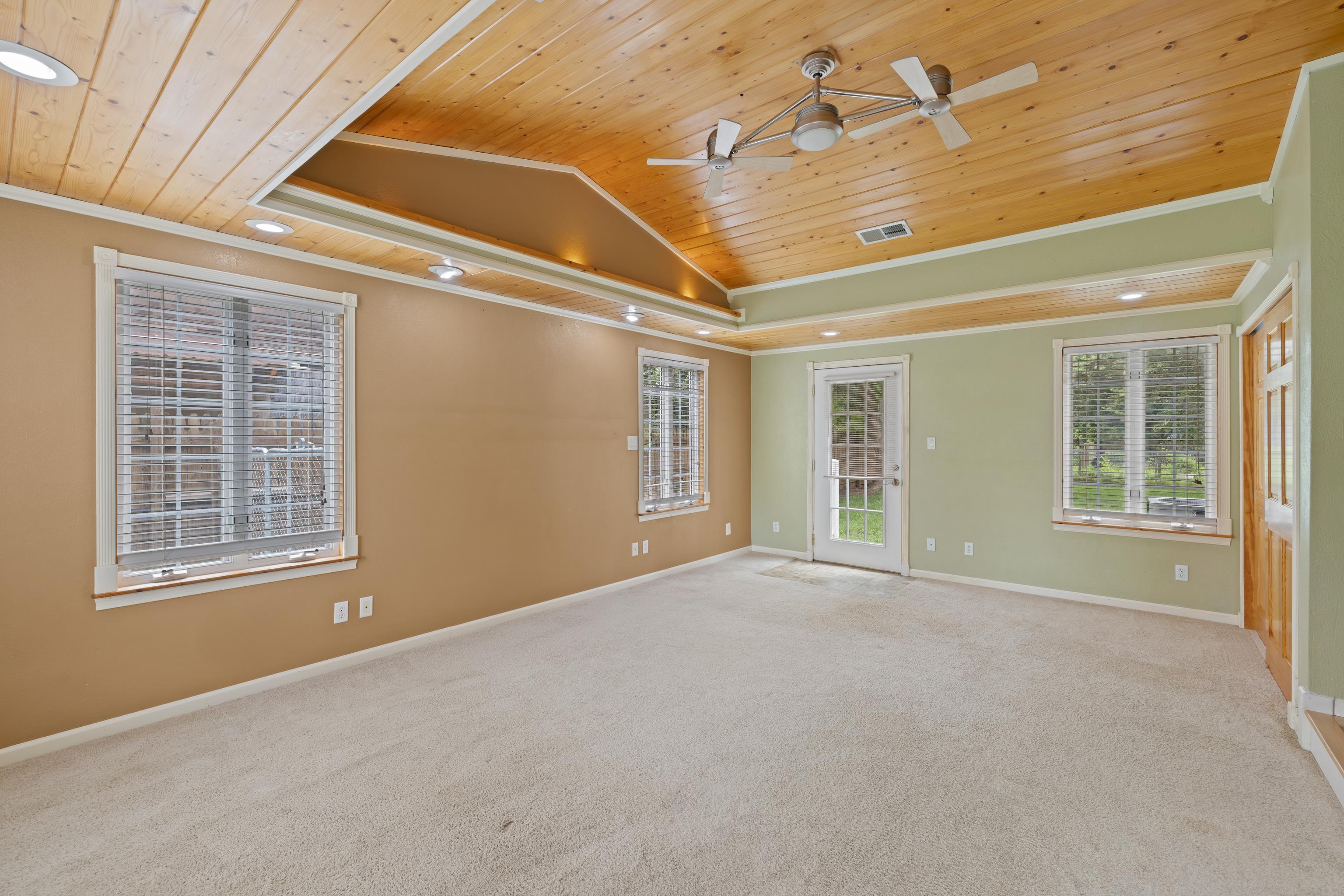 603 13TH ST, GROTTOES, Virginia 24441, 3 Bedrooms Bedrooms, ,2 BathroomsBathrooms,Residential,603 13TH ST,666801 MLS # 666801